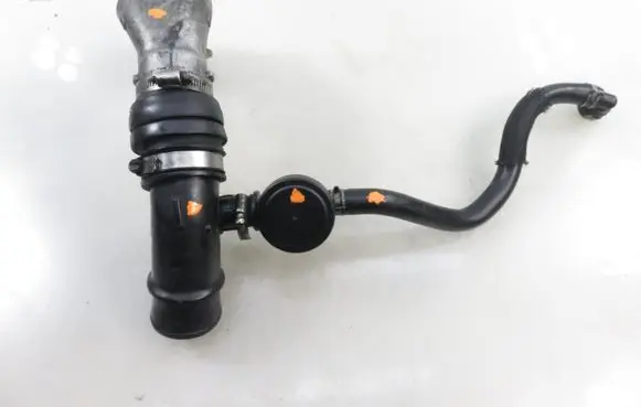 Suzuki Grand Vitara II Air intake hose/pipe 