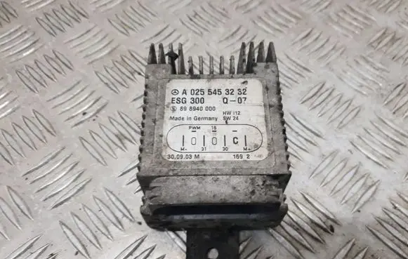 Mercedes-Benz A W168 Coolant fan relay A0255453232
