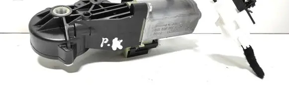 Mercedes-Benz C W204 Seat adjustment motor 825843694