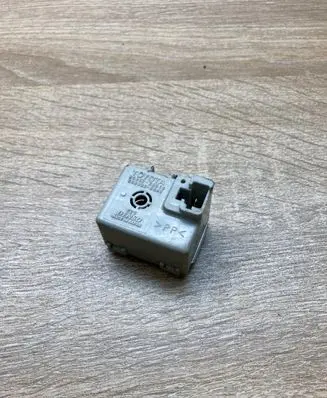 Toyota Prius (NHW20) Other relay 8665220010 0689003540