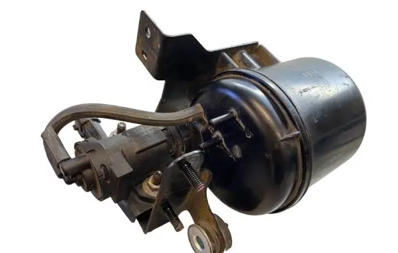 Vacuum air tank