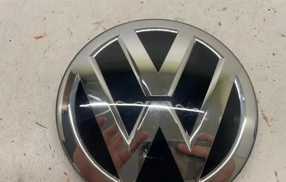 Volkswagen T-Roc Manufacturer badge logo/emblem 2GA853601 199147 00663309