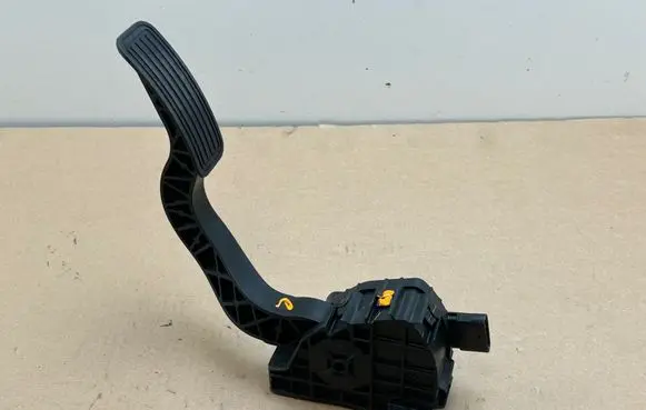 Tesla Model 3 Accelerator throttle pedal 1011298