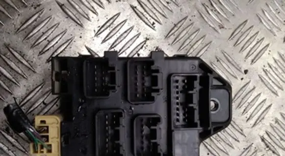 Toyota Avensis Verso Fuse module 03117