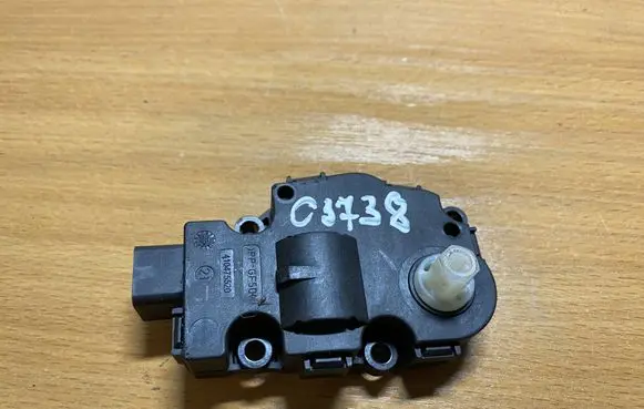Mercedes-Benz S W221 A/C air flow flap actuator/motor EFB330 C3738