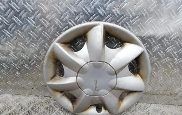 Mitsubishi Colt R13 wheel hub/cap/trim z0679481