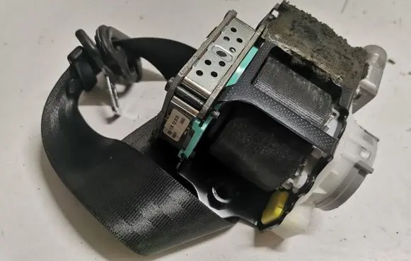 Audi A5 8T 8F Front seatbelt 8T0857705