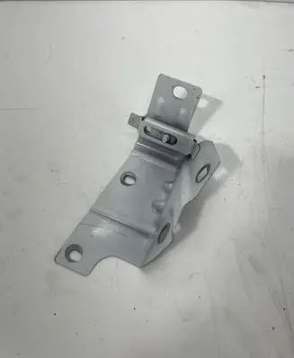 Renault Trafic III (X82) Fender mounting bracket 631445319R