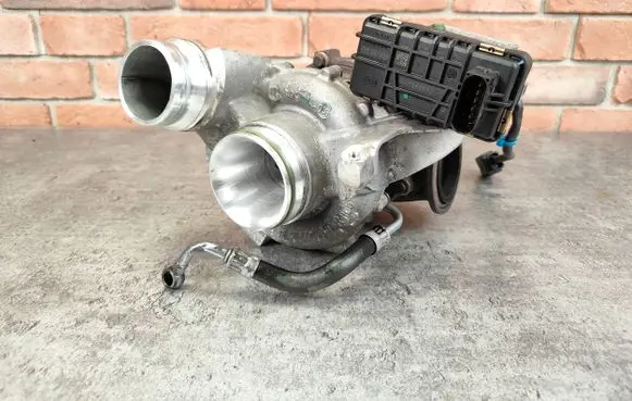 BMW 5 F10 F11 Turbo 8507613