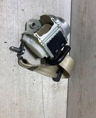 Audi A4 S4 B9 Rear seatbelt 8w0857806b