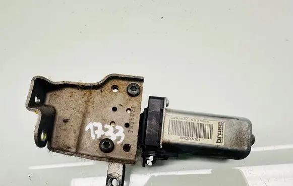 Mercedes-Benz B W245 Seat adjustment motor 986299101 13090508351