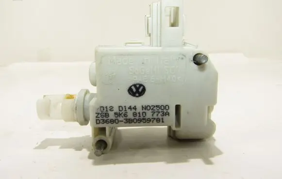 Volkswagen Golf VI Central locking motor 5K6810773A