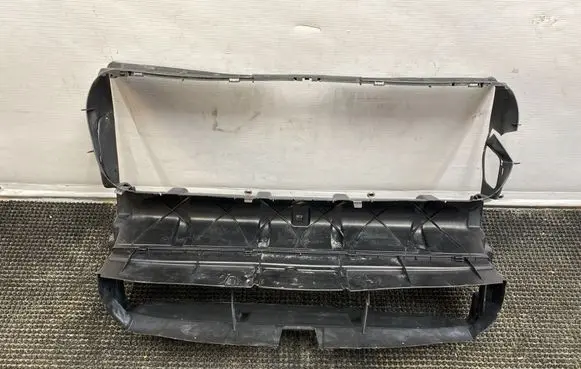 BMW 5 GT F07 Intercooler air guide/duct channel 18779815