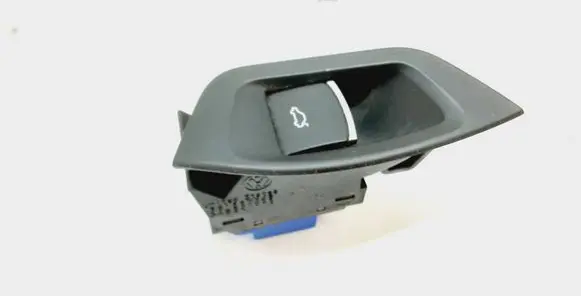 Volkswagen PASSAT B7 USA Tailgate opening switch 561863349