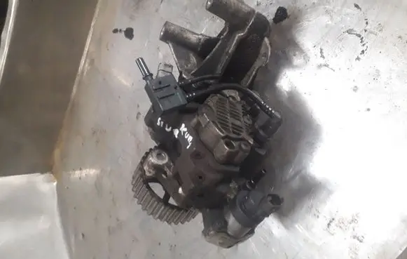 Renault Scenic II - Grand scenic II Fuel injection high pressure pump