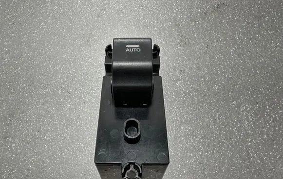 Hyundai i40 Electric window control switch 935803Z000 2011824