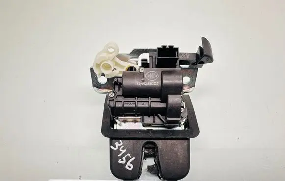 Volkswagen Touran III Tailgate/trunk/boot lock/catch/latch 5TA827505D