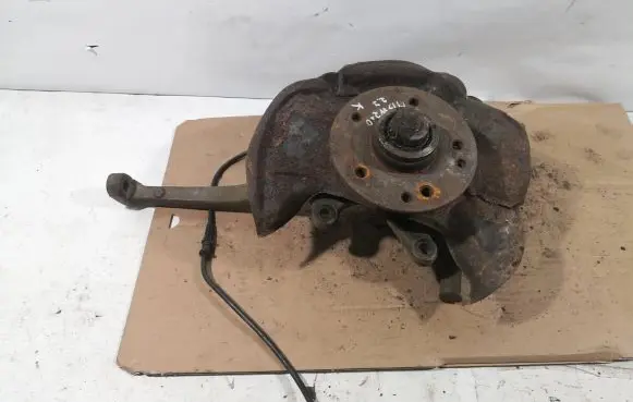 Mercedes-Benz E W210 Front wheel hub spindle knuckle 2102201