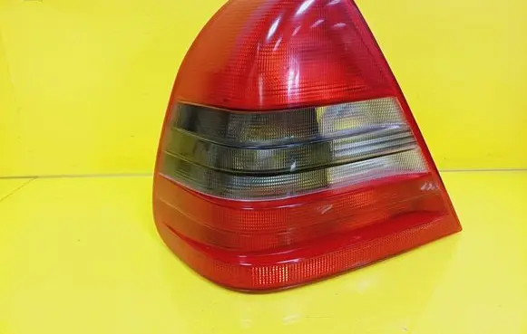 Mercedes-Benz C W202 Rear/tail lights 2028200964L