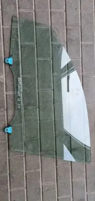 Mitsubishi Outlander Front door window glass four-door