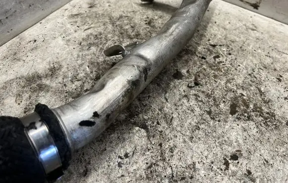 Air intake hose/pipe