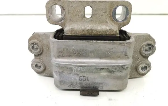 Volkswagen PASSAT B6 Engine mount bracket 3C0199555P