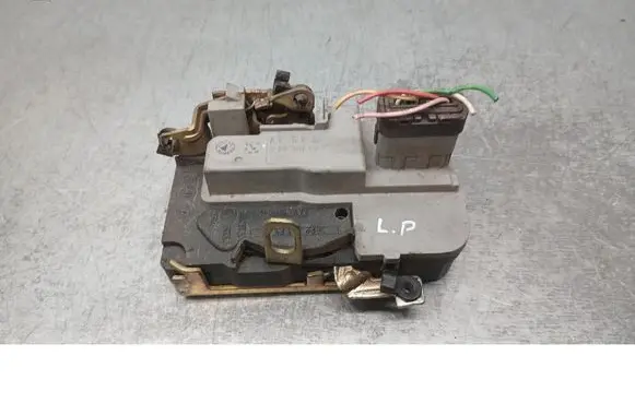 Peugeot 206 CC Front door lock 