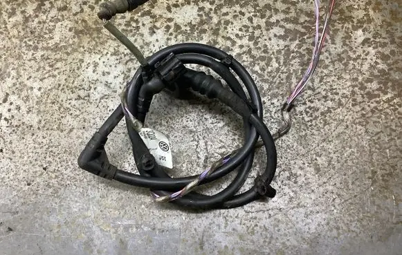Volkswagen PASSAT B8 Rear ABS sensor wiring 5Q0711487A 3Q02A 0113779B
