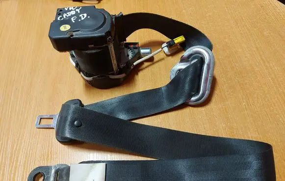 Volkswagen Caddy Front seatbelt 2K5857806B