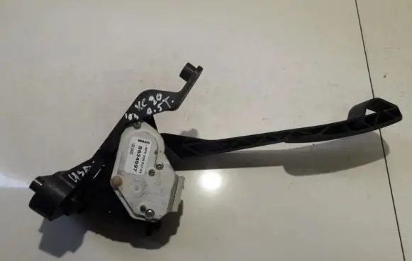 Volvo XC90 Accelerator throttle pedal 8634697 6pv00853704