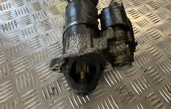 Volkswagen PASSAT B5 Starter motor
