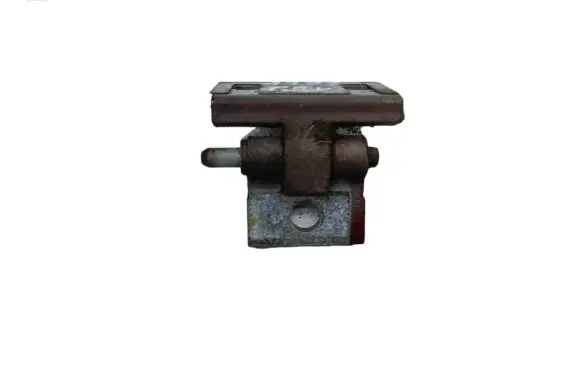 Volvo XC90 Front door upper hinge