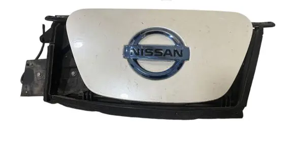Nissan Leaf I (ZE0) Electric car charge socket cover 657373NK1B