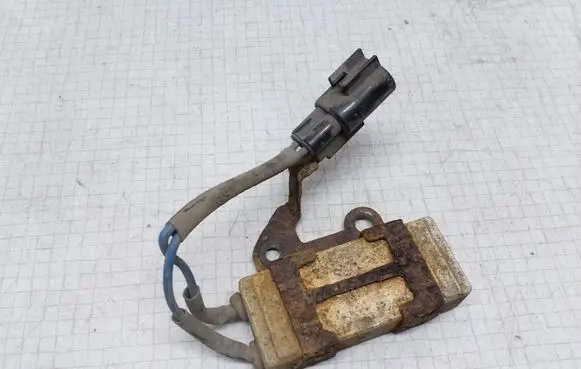 Toyota Avensis T250 Coolant fan relay 2468103560