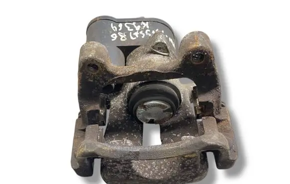 Volkswagen PASSAT B6 Rear brake caliper 32332267
