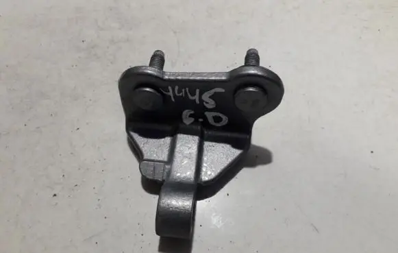 Mercedes-Benz C AMG W204 Rear door lower hinge