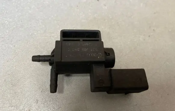 Audi A4 S4 B6 8E 8H Turbo solenoid valve 037906283C