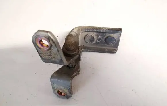 Suzuki Grand Vitara II Rear door lower hinge