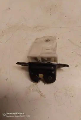 Nissan X-Trail T31 Loading door lock 
