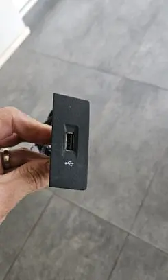 USB socket connector