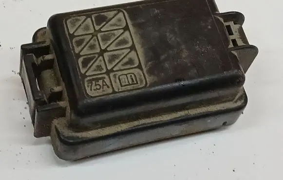Honda FR-V Fuse box cover 