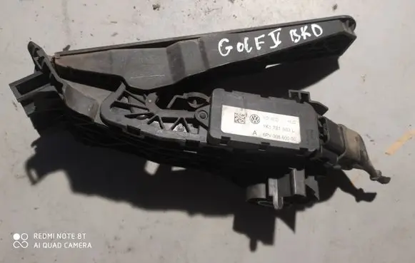 Volkswagen Golf V Accelerator throttle pedal 1K1721503L