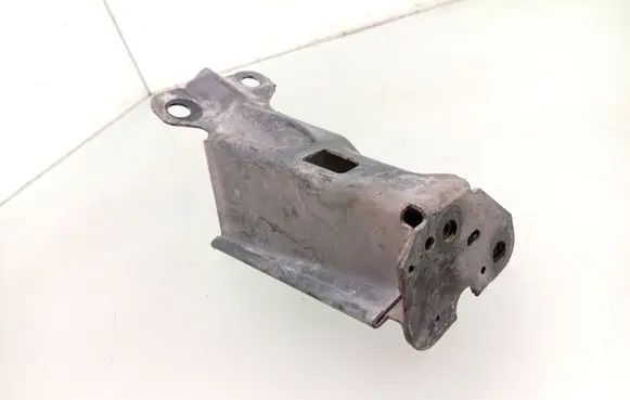 Volvo V70 Front bumper shock/impact absorber