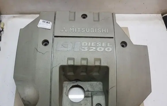 Mitsubishi Pajero Engine cover (trim)