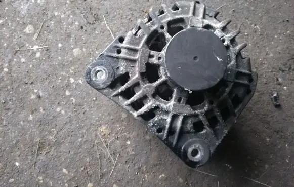 Mitsubishi Space Star Generator/alternator 8200162474