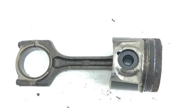 Honda CR-V Piston with connecting rod
