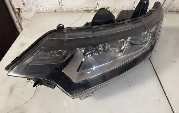 Mitsubishi Outlander Headlight/headlamp 4BX158301C8 1711151158