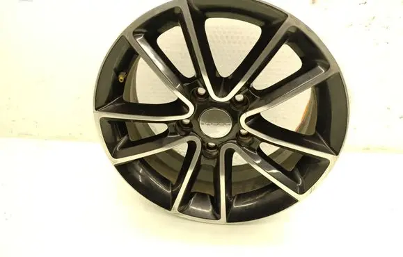 Dodge Grand Caravan R17 alloy rim 5LN63TRMAC