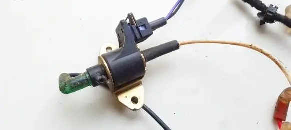 Ford Mondeo MK II Turbo solenoid valve 93bw19496