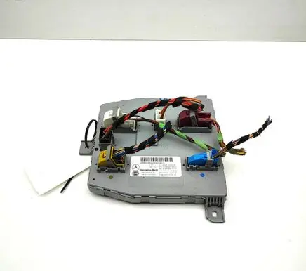 Mercedes-Benz C W205 Central body control module A2059006330 A2059013904